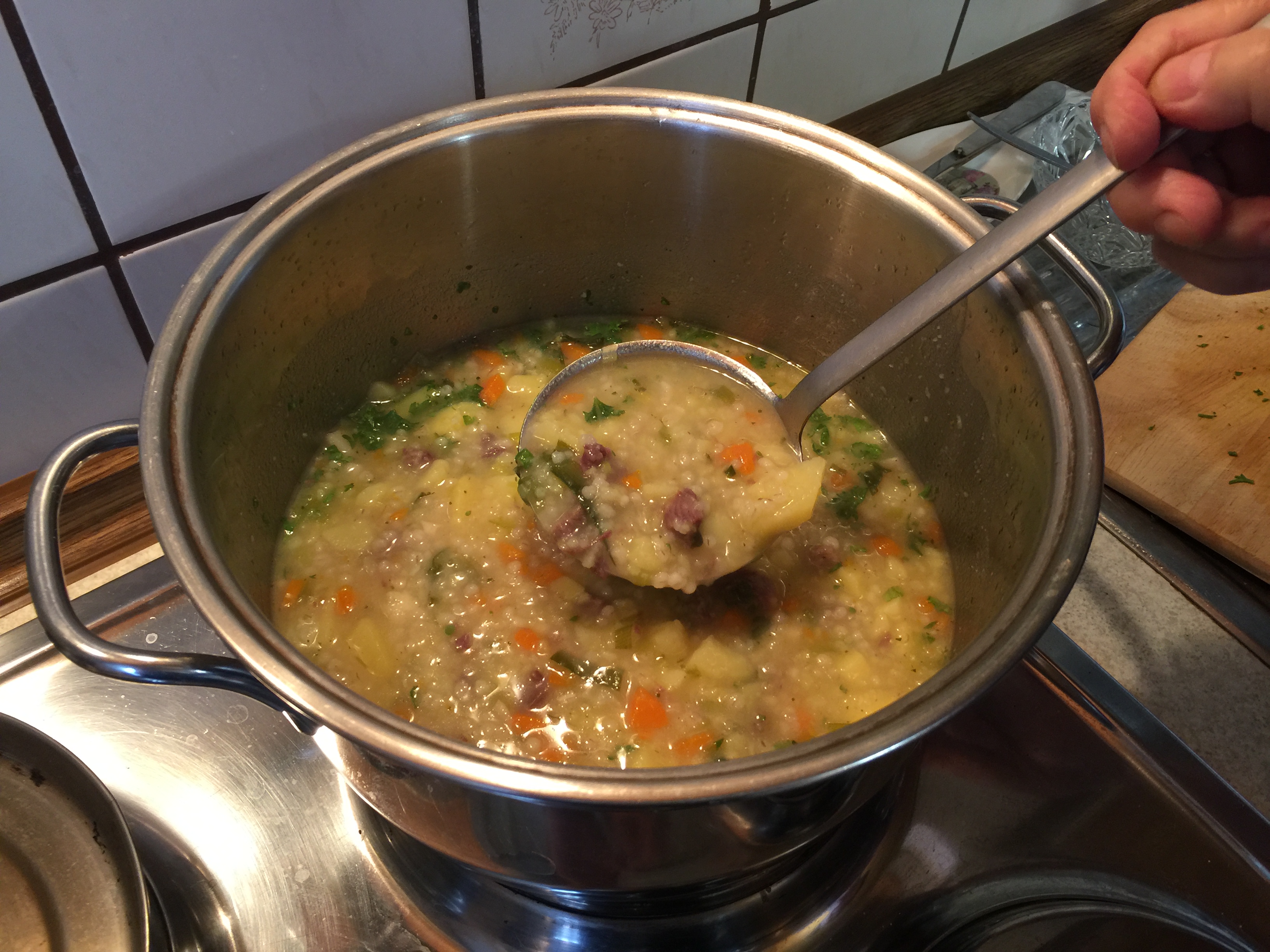 Oma Friedchens Graupensuppe – Kaviarkanone