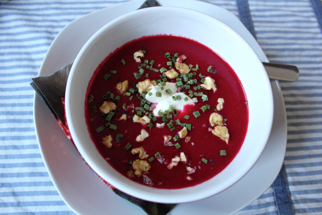 Voilà: Rote-Beete-Suppe.