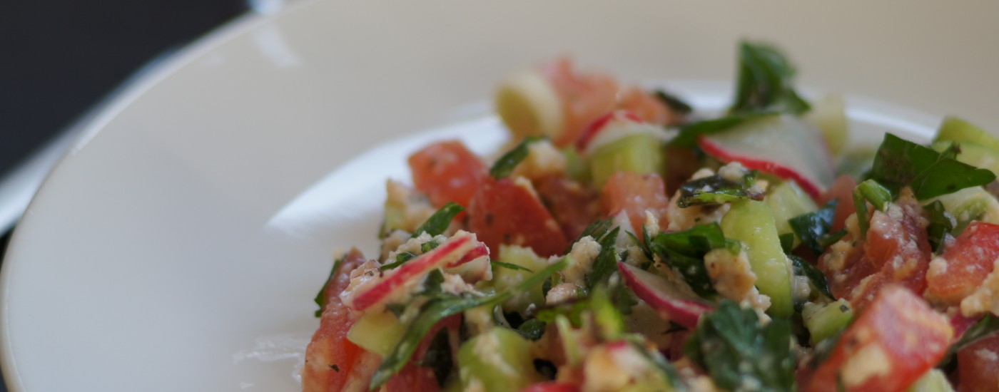 Arabischer Salat mit Brot (Fattoush) – Kaviarkanone